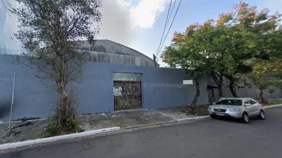 Área com 5 Lotes de 240m² cada