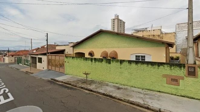 Casa em Terreno de 318,78m²